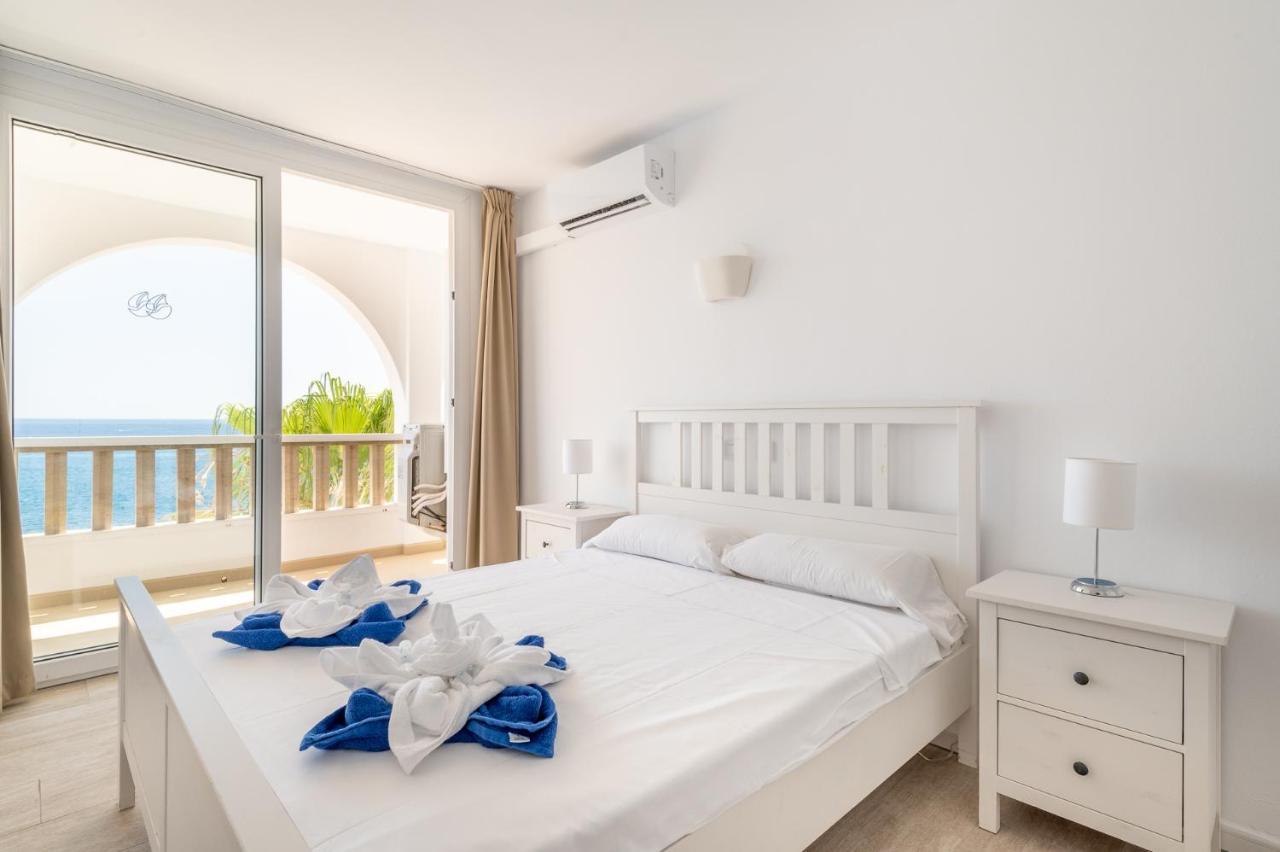 One-Bedroom Apartment Sea View
