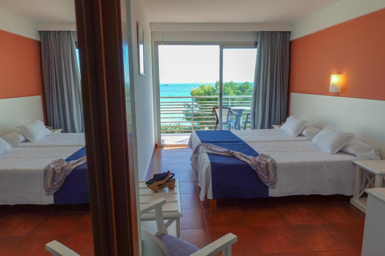 Double or Twin Room Sea View