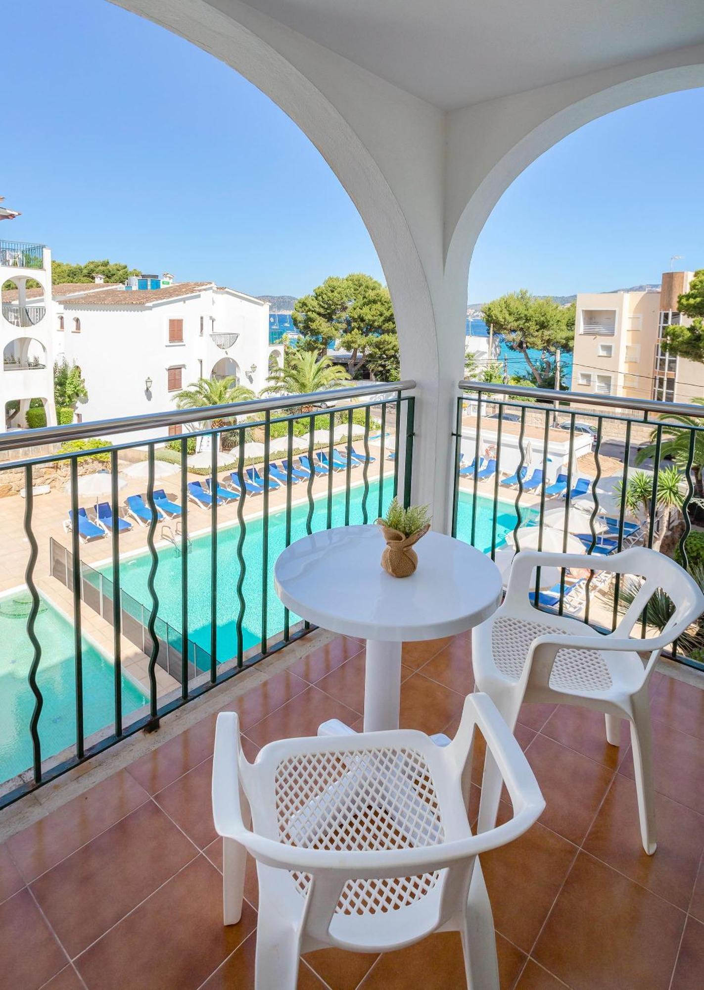Apartment Pool View