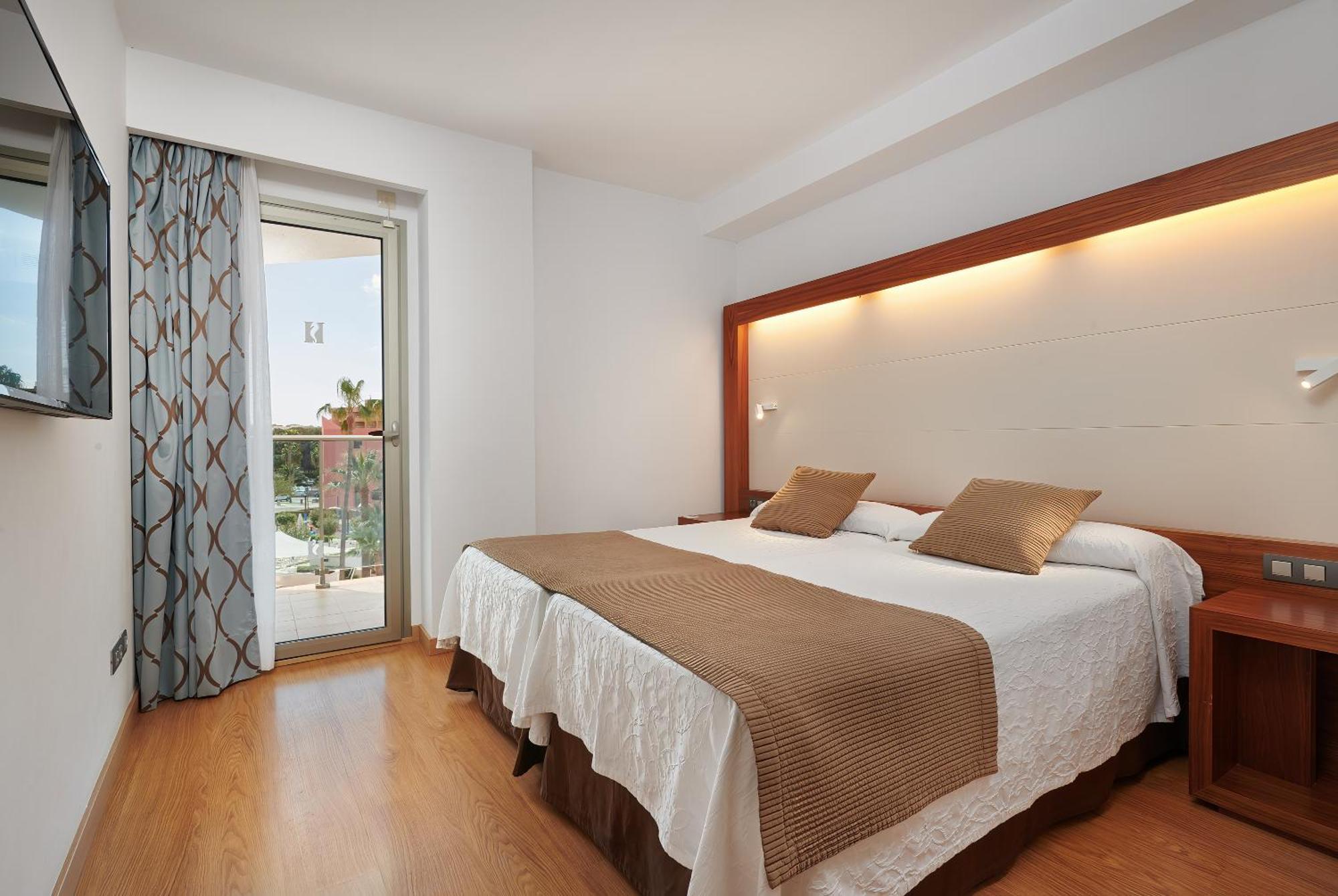 One-Bedroom Standard Apartment