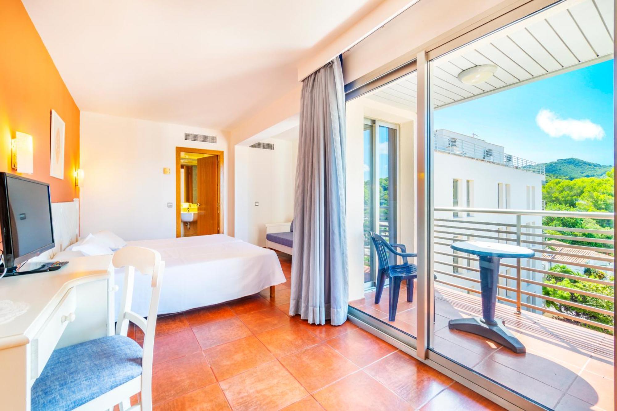 Triple Room Balcony