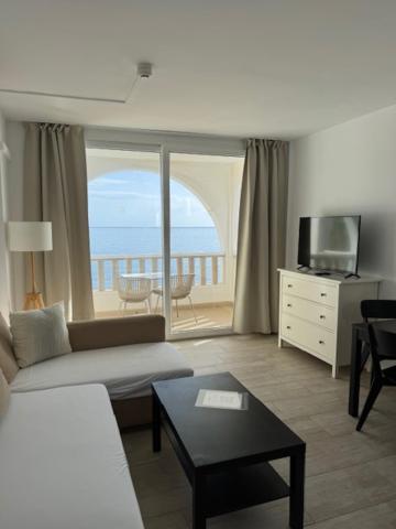One-Bedroom Apartment Sea View