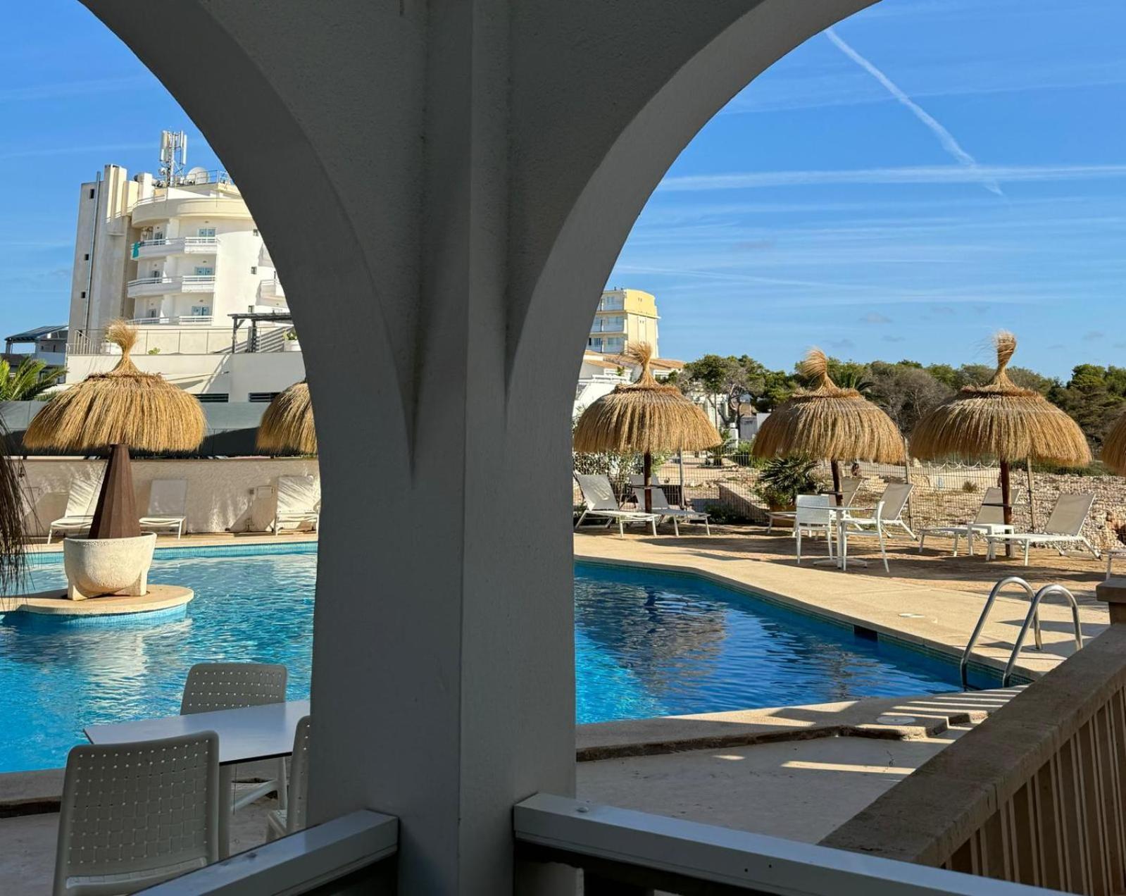 Standard One-Bedroom Apartment Pool View & Partial Sea View