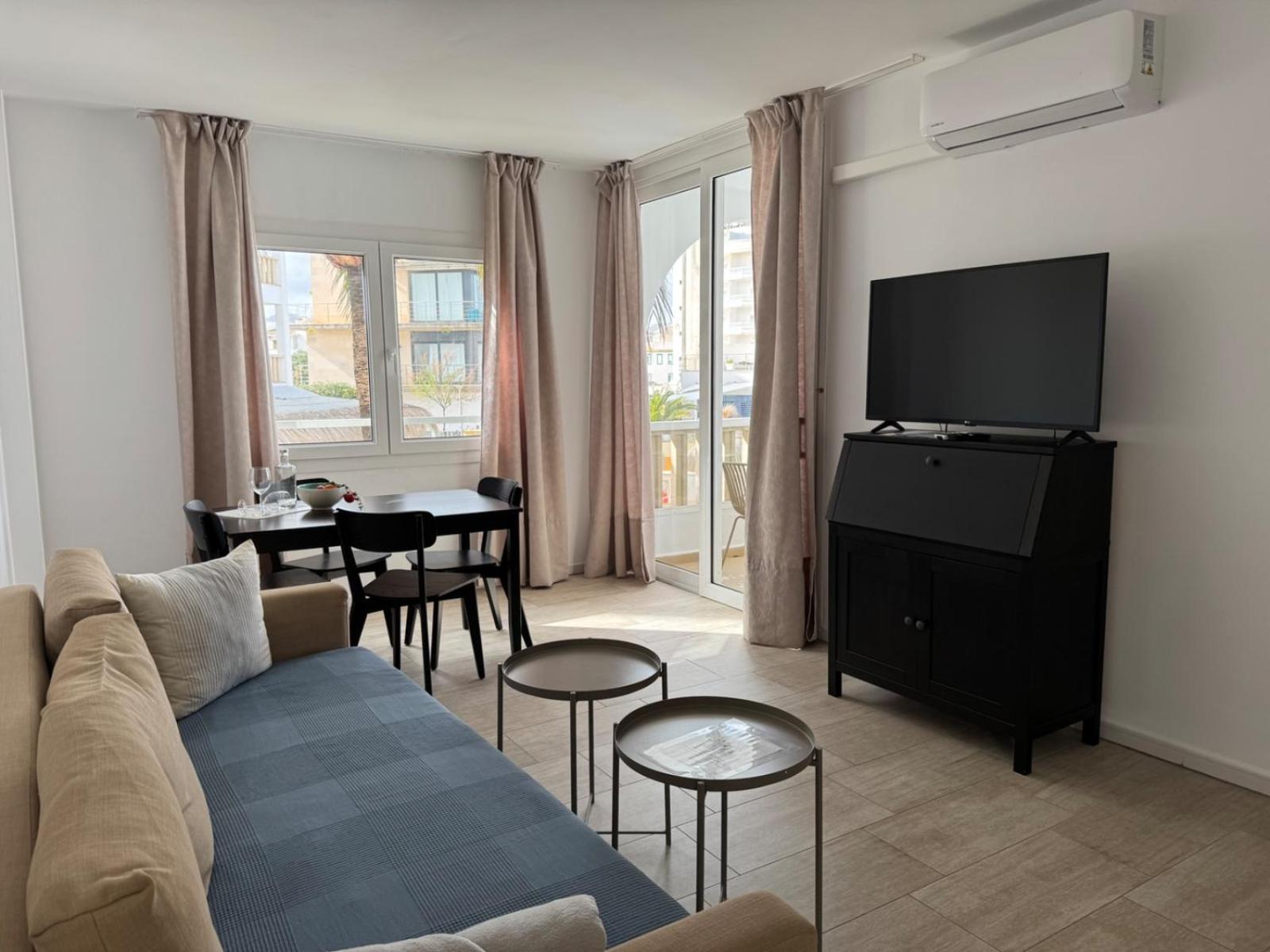 Standard One-Bedroom Apartment Pool View & Partial Sea View