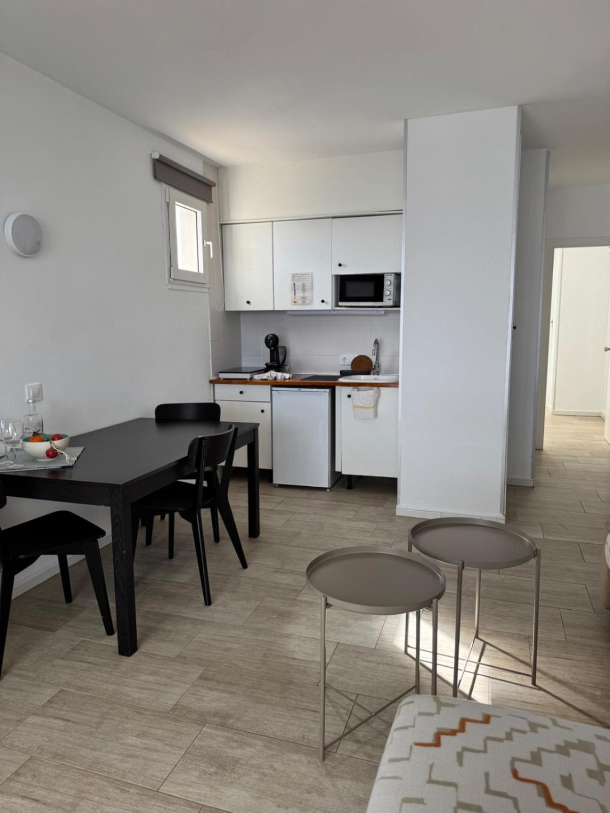 One-Bedroom Apartment Sea View
