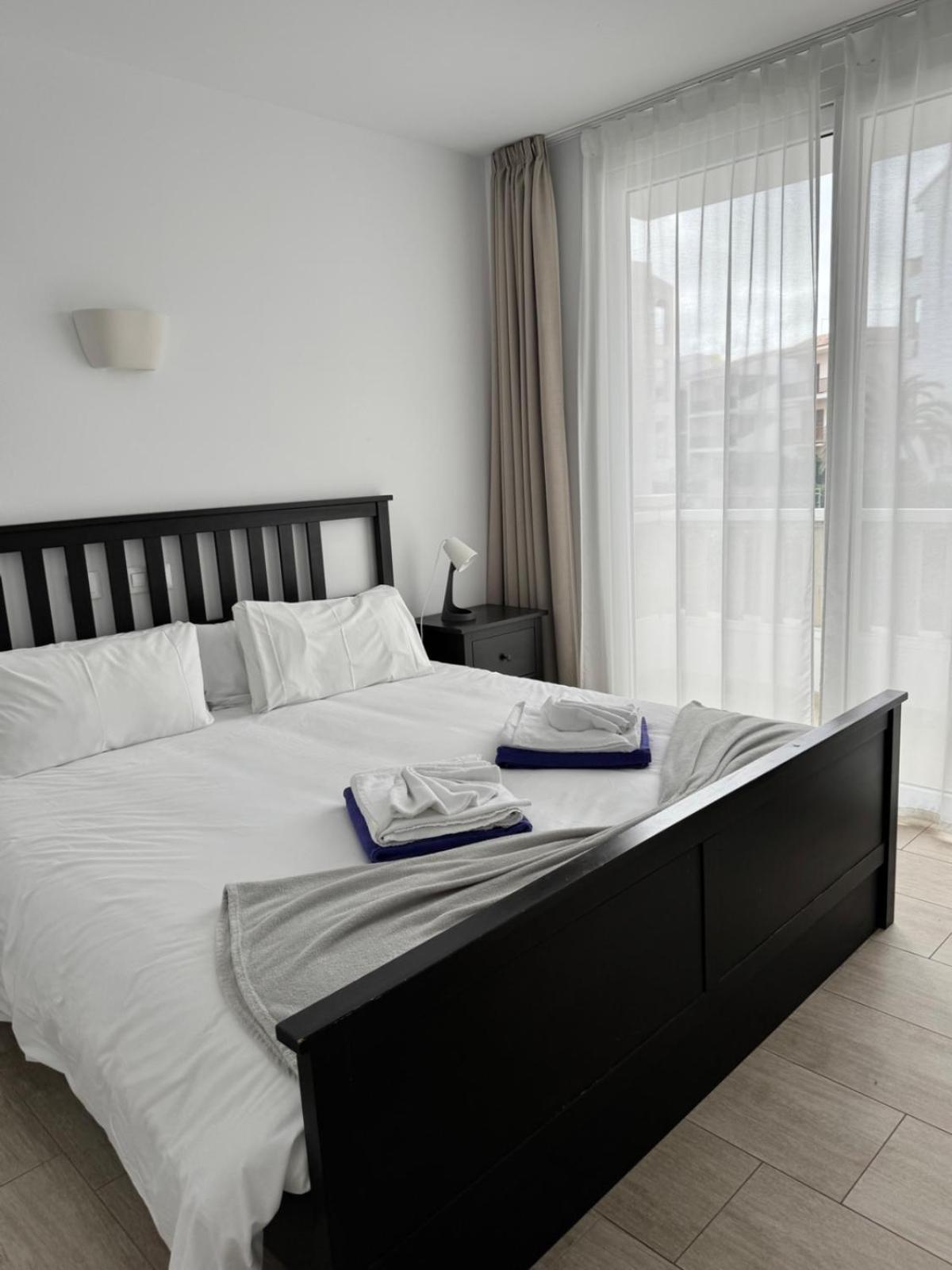 One-Bedroom Apartment Sea View