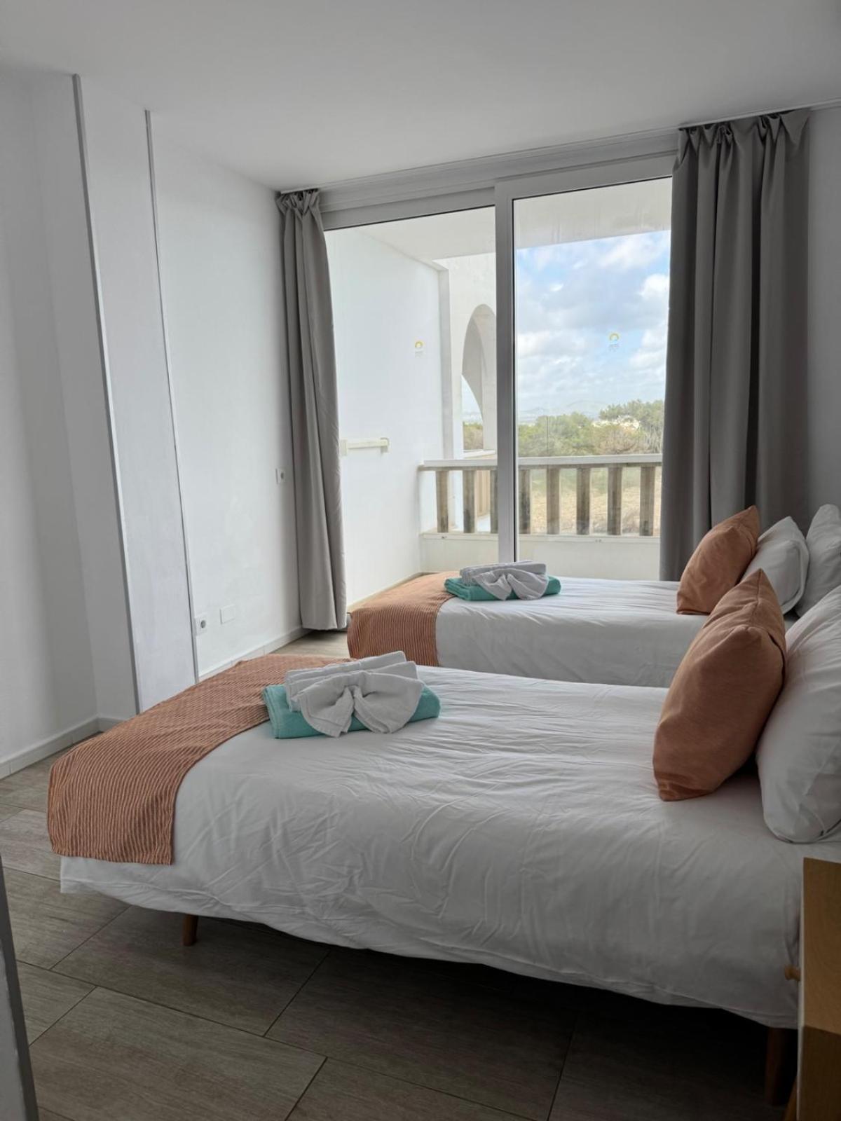 One-Bedroom Apartment Sea View