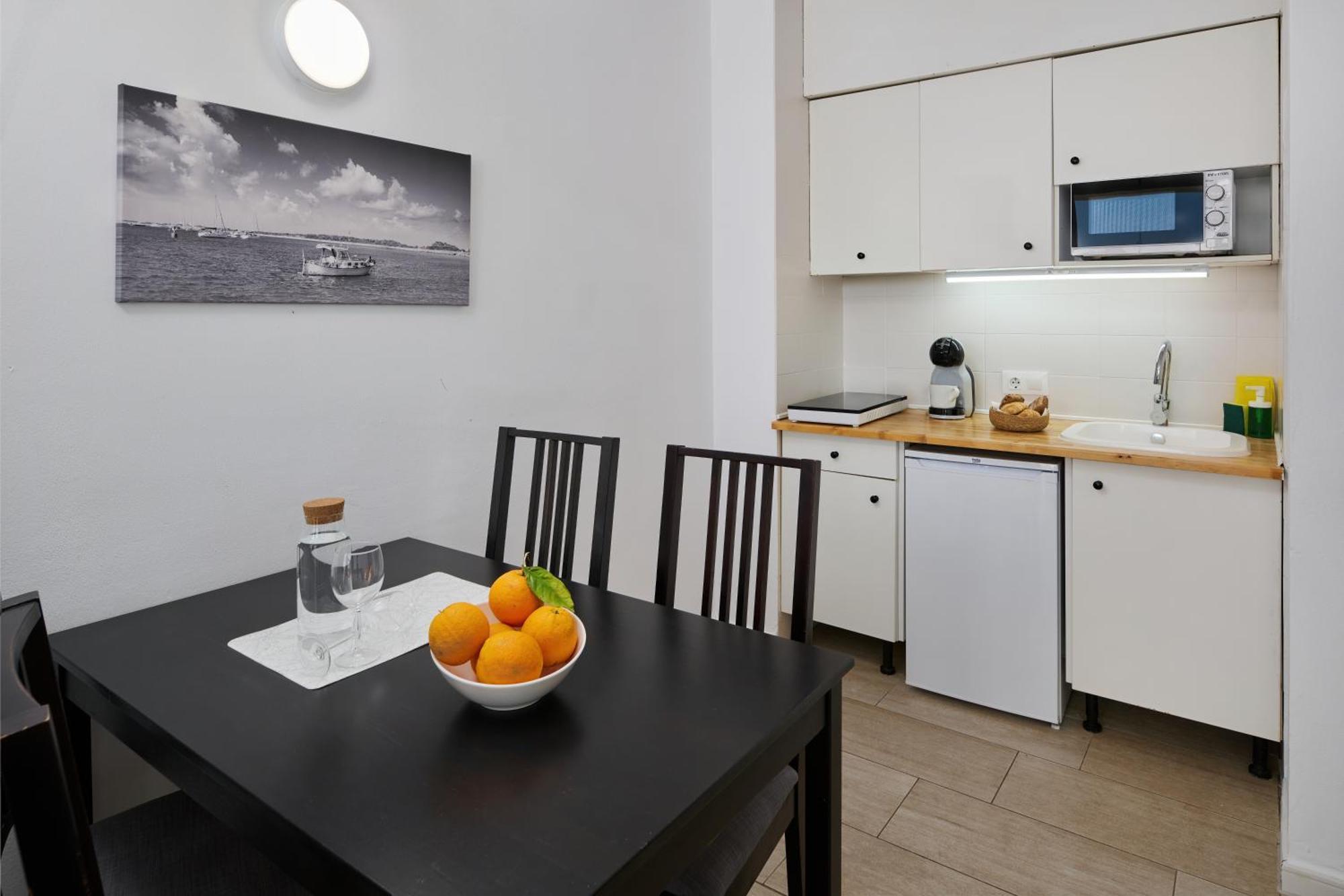 One-Bedroom Apartment Sea View