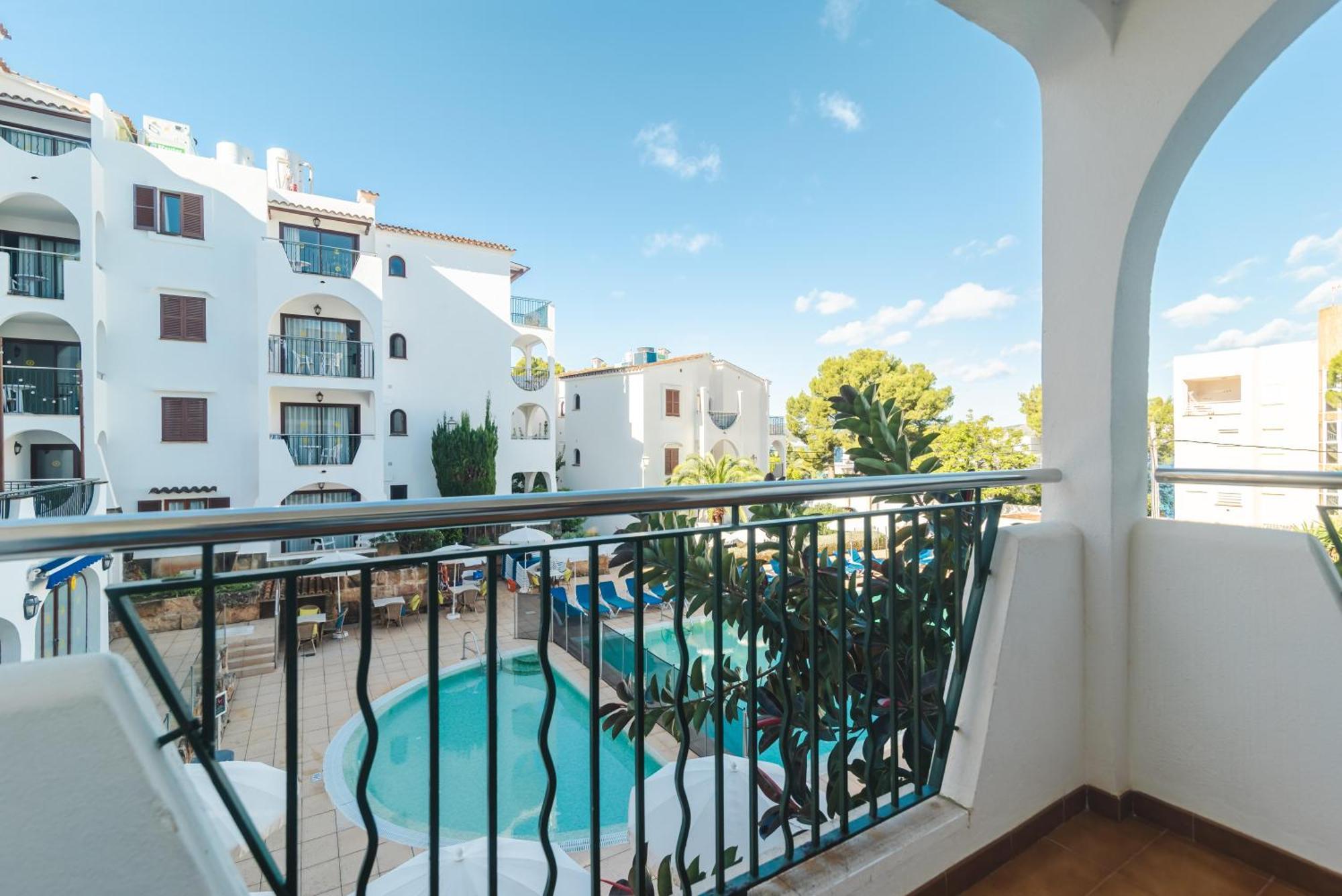 Apartment Pool View