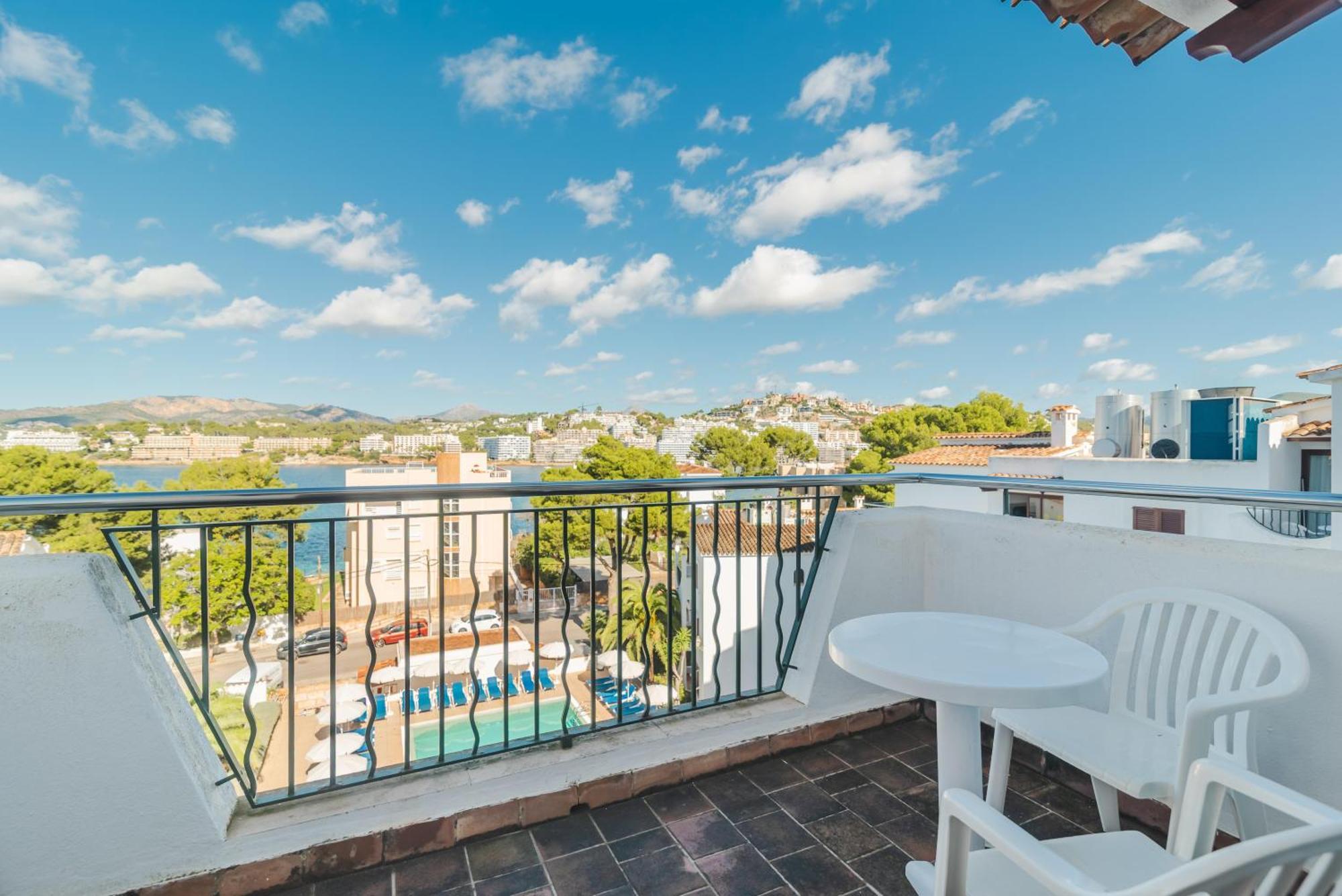Apartment Pool View