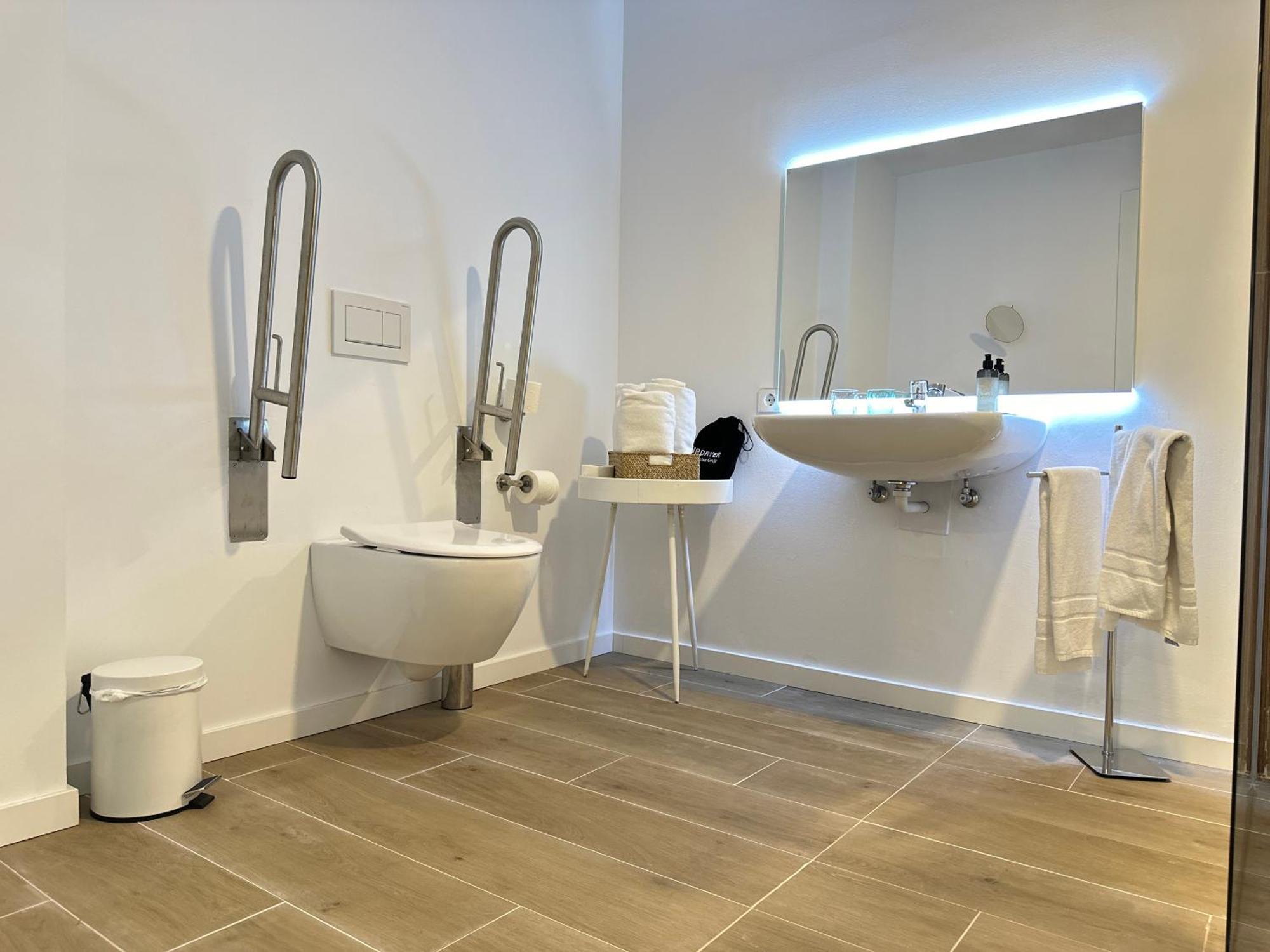 Double or Twin Room Disability Access