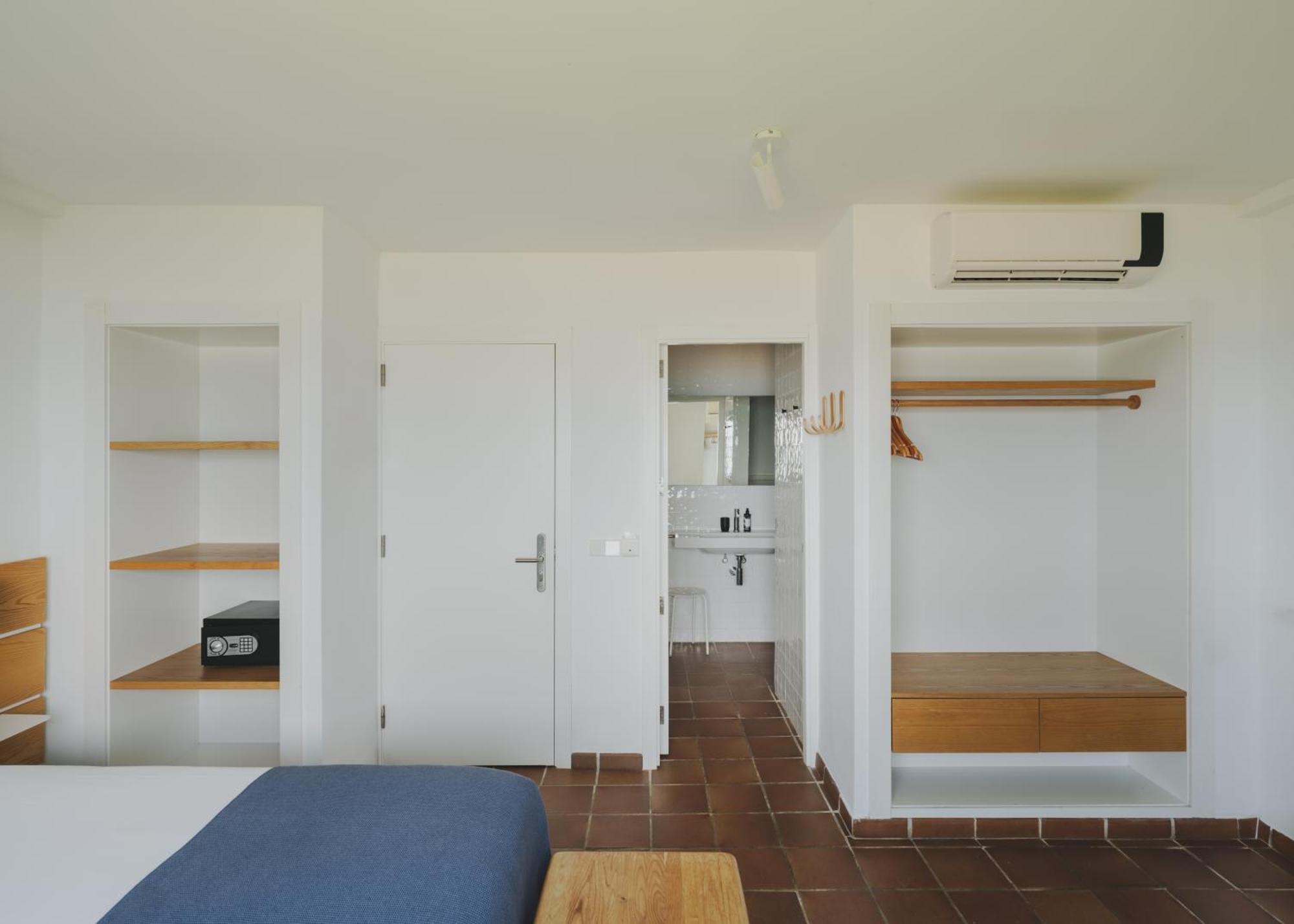 Large Single Room