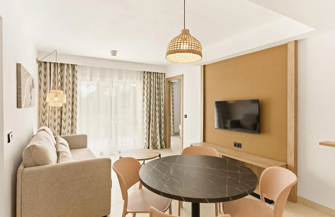 Aquasol Aparthotel-1