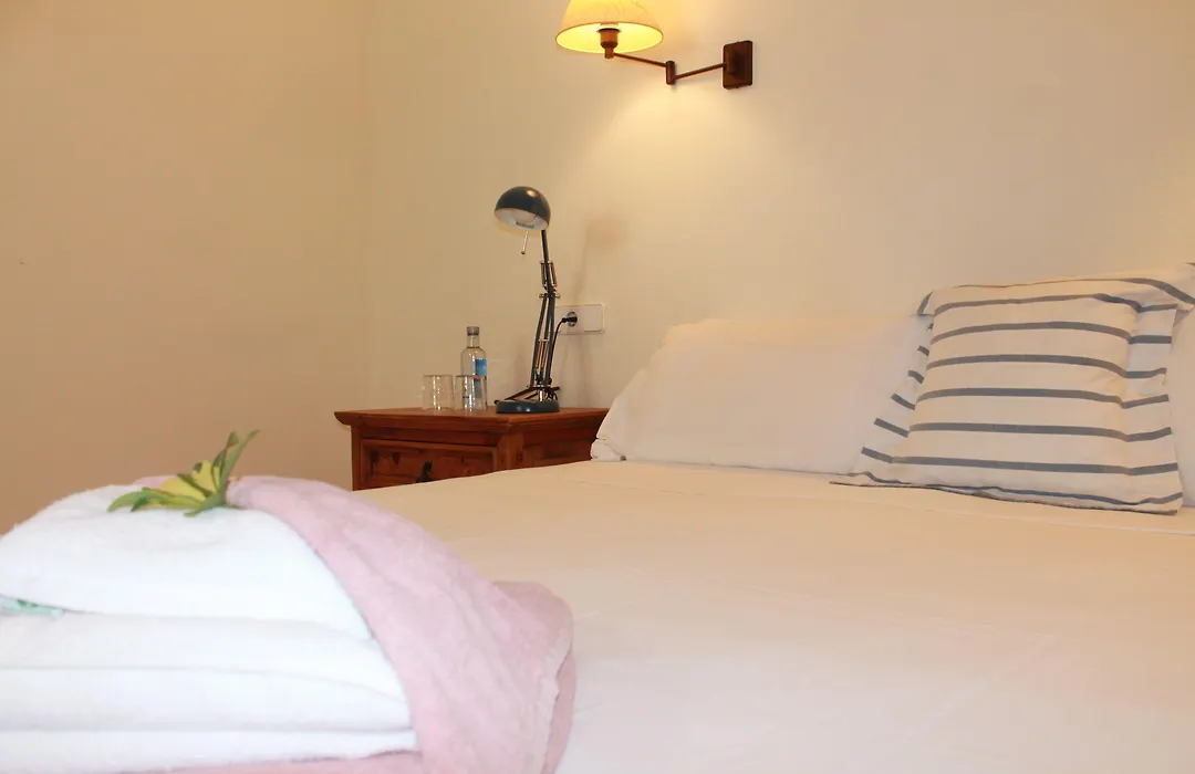 Hotel Rural Nou Dalt Muntanya-1