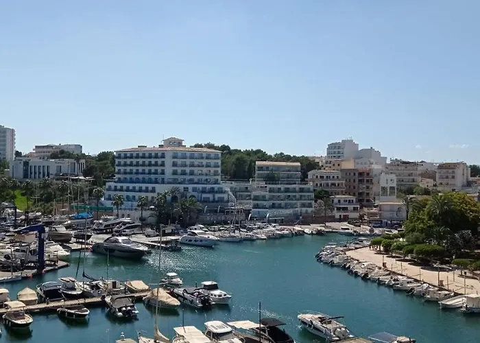 Porto Drach Aparthotel & Suites Porto Cristo Con una Pista de Golf