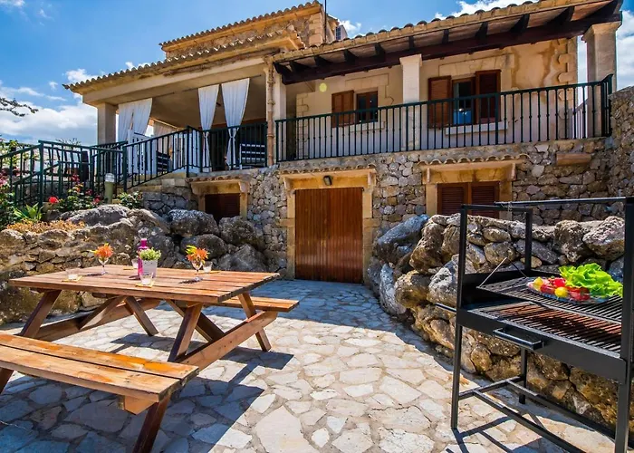 Ideal Property Mallorca - La Caseta Pollenca with Pool