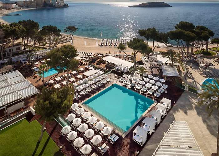 Magaluf (Mallorca) hotels near Cala Portals Vells Beach