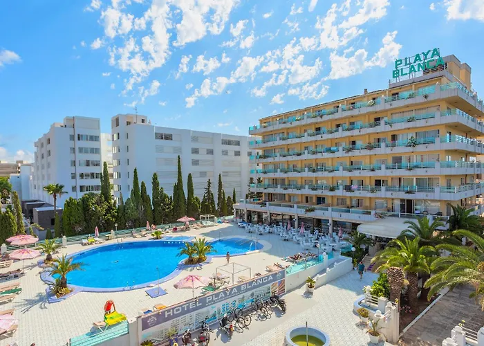Hotel Bj Playa Blanca à Sa Coma  Avec Terrain de Golf