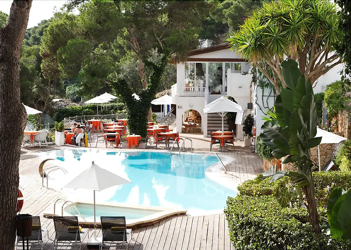 Cala d'Or (Mallorca) hotels near Can Trompe