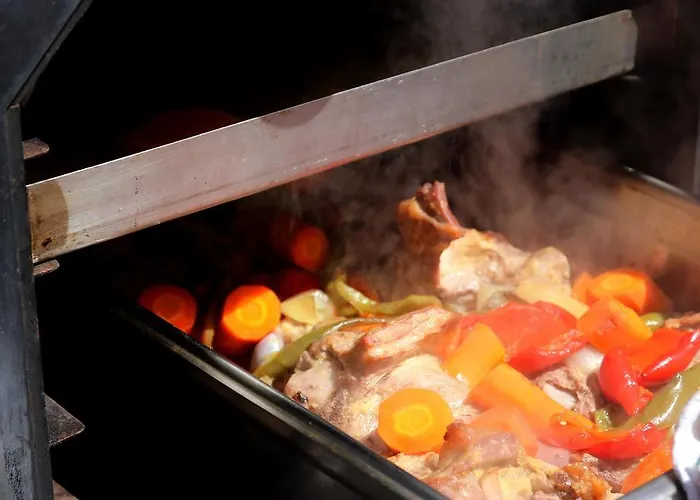 Villa Columbus Rooms And Restaurant Peguera