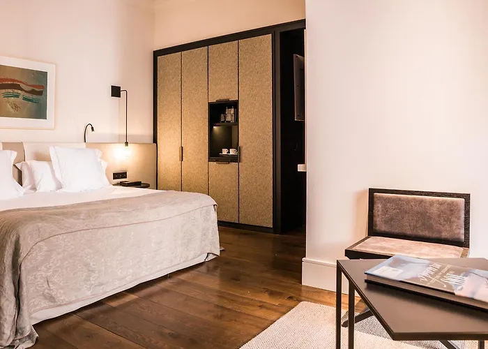 Palma de Mallorca Hotels near Parque Lumpini with parking